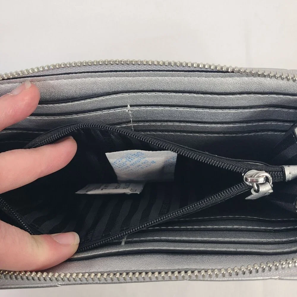 NWOT Victorias Secret Silver Quilted Zip-Around Wallet With Chevron Design - Picture 6 of 7